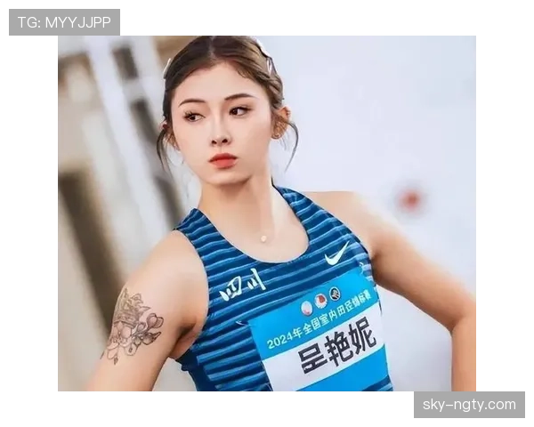 吴艳妮赛前涂指甲油的样子，真不像要上场拼命的人